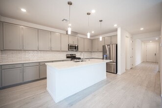 Building Photo - 8665 Edmond St