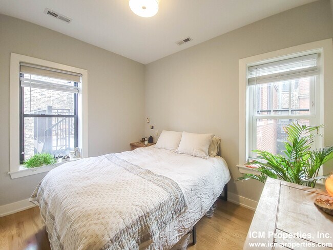 Foto del edificio - 2121 N Sedgwick St