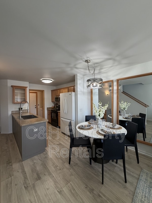 Foto del edificio - 574 Killarney St