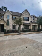 Building Photo - 2229 Zenith Ave