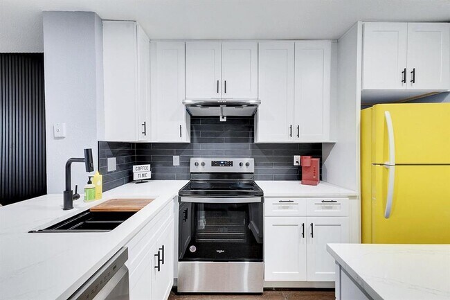 Foto del edificio - 2018 W Rundberg Ln