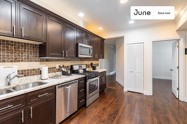 Foto del edificio - 3743 N Albany Ave