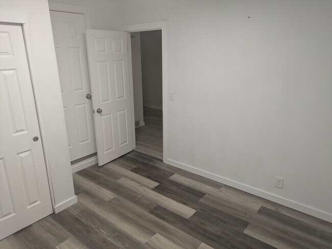 Foto del edificio - 502 W Market St