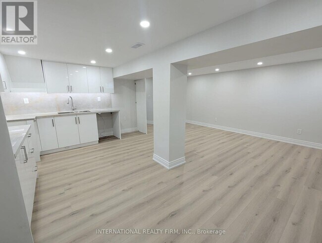 Photo du bâtiment - 198 Cherrywood Dr