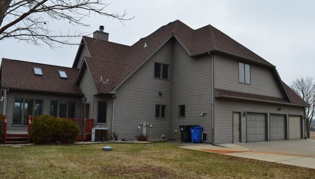 Foto del edificio - 7640 Valley View Rd