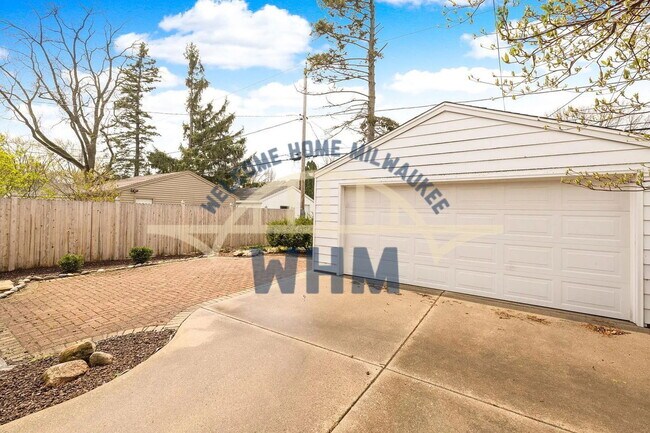 Foto del edificio - 5249 N Shoreland Ave