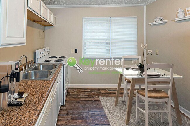 Foto del edificio - Beautiful Single Family Home - Walking distance to Schools and Downtown