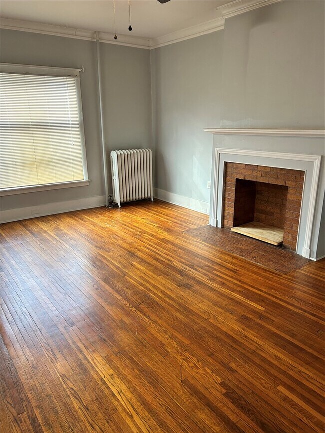 Foto del edificio - 426 W Clinton St