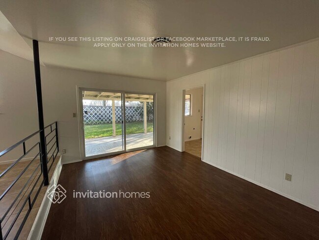 Building Photo - 7000 Carriage Dr