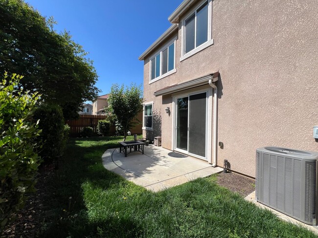 Foto del edificio - 3 bedroom, 2 1/2 bathroom home located in ...