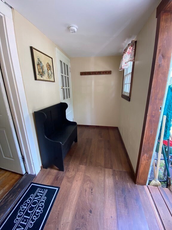 Building Photo - 117 Towtaid St