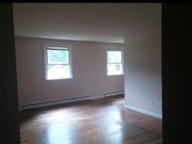 Foto del edificio - 122 Pleasant St