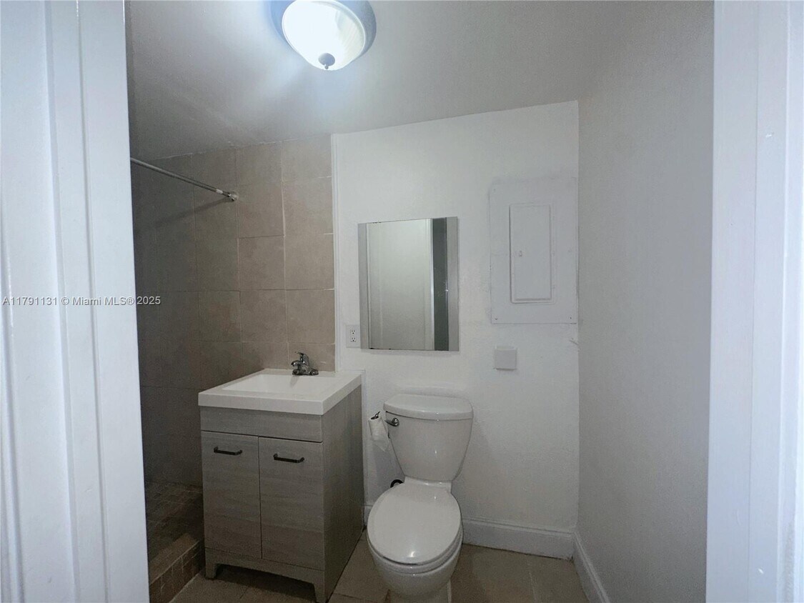 Foto del edificio - 9400 NW 13th St