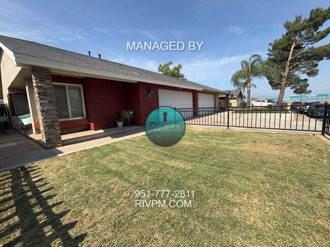 Building Photo - FOR RENT: BEAUTIFULLY RENOVATED 2 BEDROOM ...