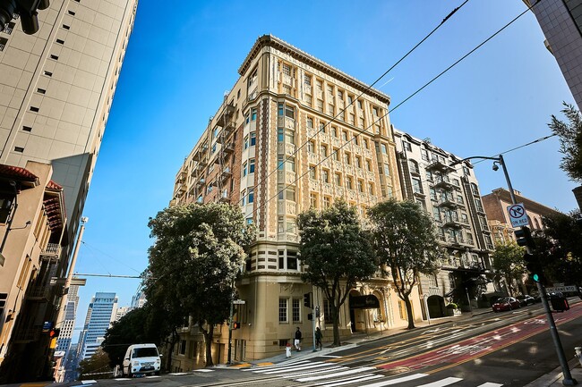 Building Photo - Remodeled 1br+office at the storied Francesca building