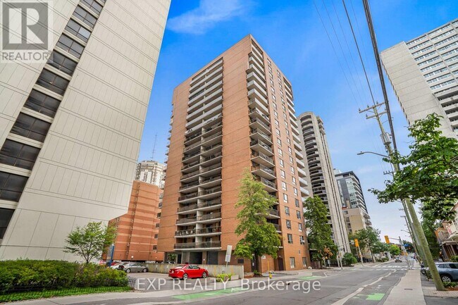 Photo du bâtiment - 475-475 Laurier Ave W