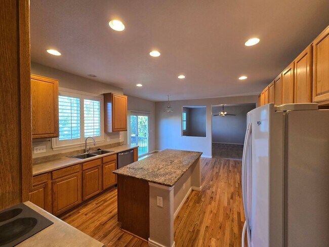 Foto del edificio - Large 4 bed with study and loft  in Vista Pointe