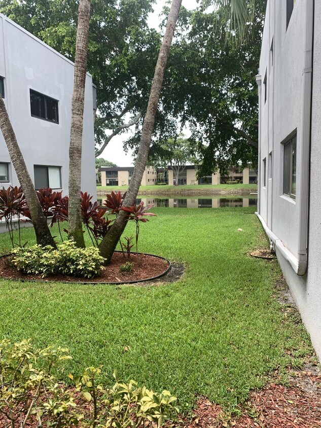 Foto del edificio - 15090 Ashland Pl
