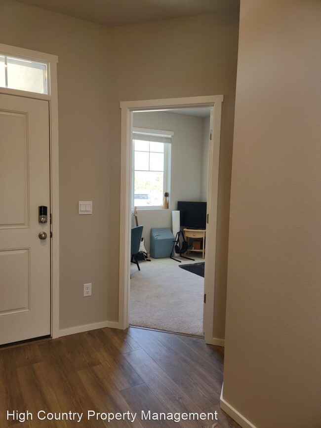 Foto del edificio - 3 br, 2.5 bath House - 20653 SE Nina Ave.