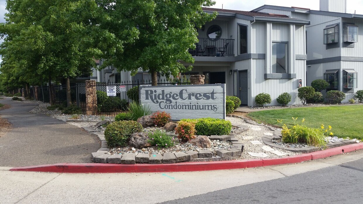 Primary Photo - 2 Bedroom Ground Floor Condo in Beautiful ...