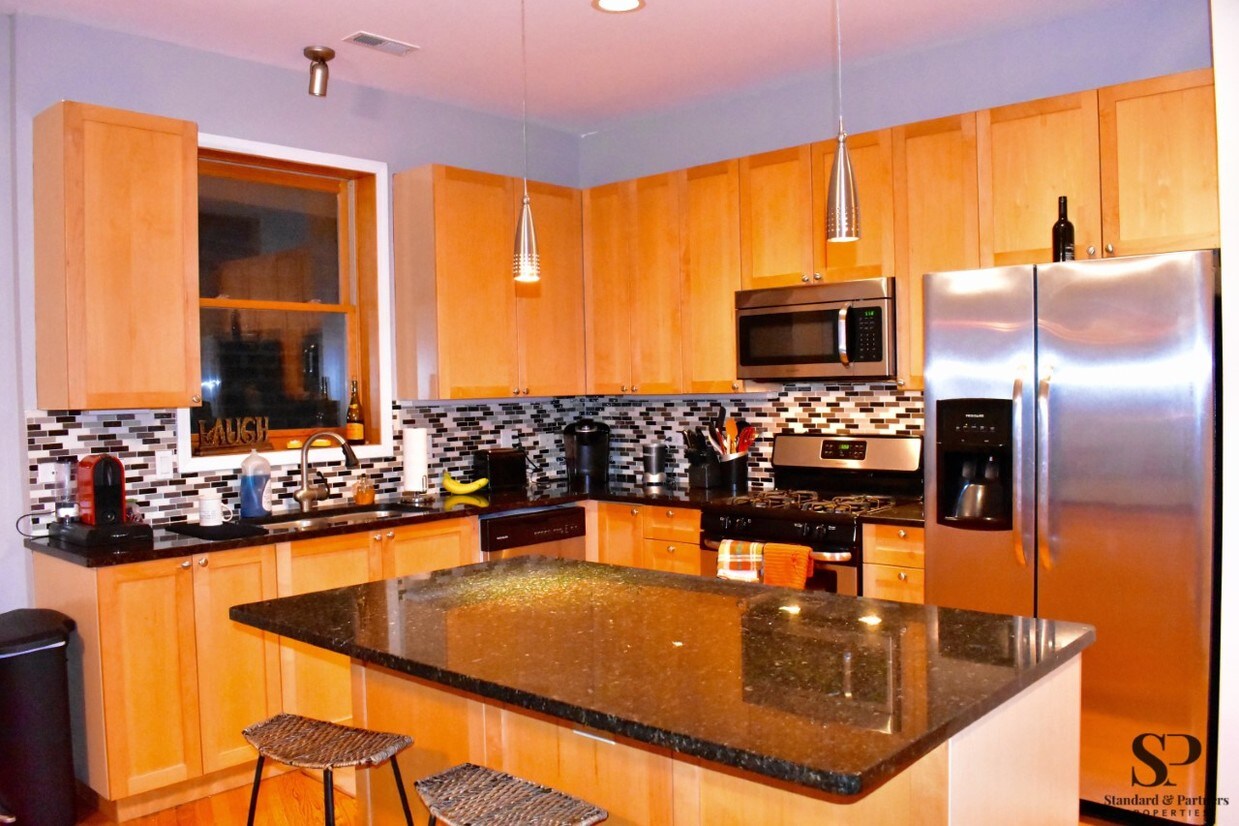 1132 N Milwaukee Ave, Chicago, IL 60642 Apartments 1132 N Milwaukee