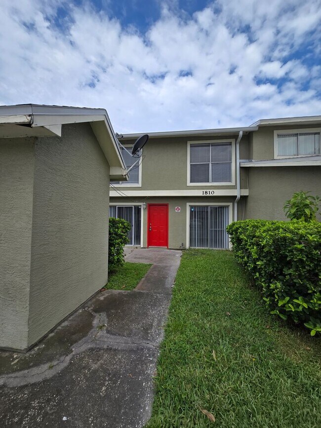Foto del edificio - Spacious 2 Bedroom Orlando Condo with Water Included – Available Now!
