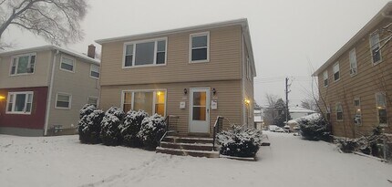 Building Photo - 2907 S 93rd St