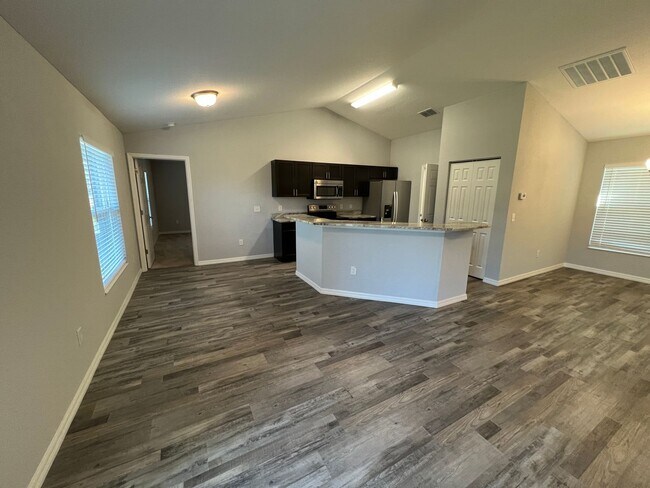 Building Photo - BEAUTIFUL  3 BD/2BA Home in Beautiful Ocala!