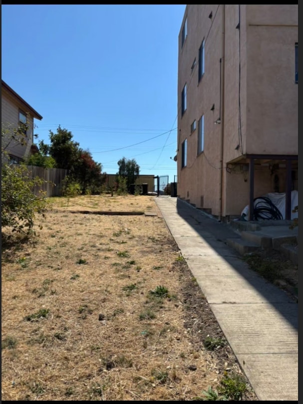 Building Photo - 1806 E 20th St