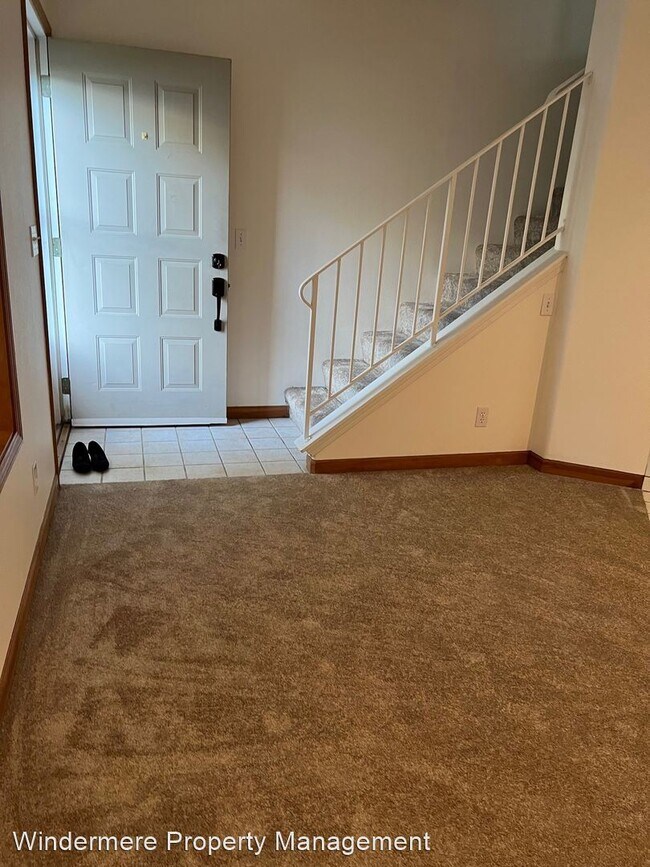 Building Photo - 2 br, 2.5 bath House - 3464 Deer Pointe Ct