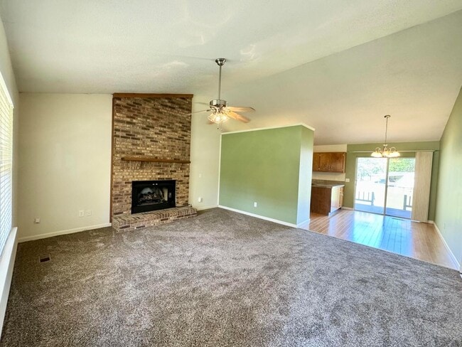 Building Photo - 5609 Landrum Dr