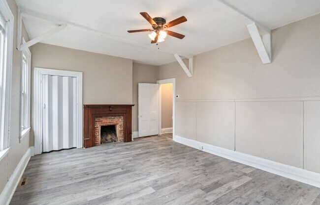 Photo - 1815 Locust St Apartment