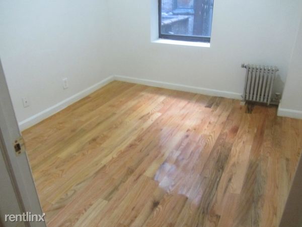 Building Photo - 4 br, 1 bath  - 560 W 165th St