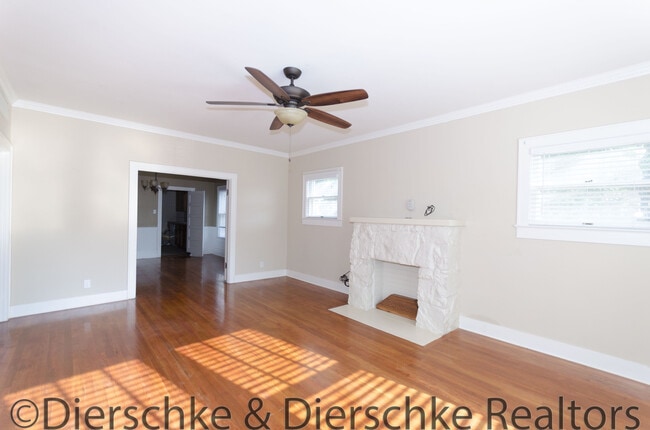 Building Photo - Precious Santa Rita Home! 3 Bedroom, 2 Bat...