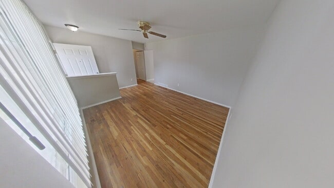 Building Photo - 13806 Hartill Ave