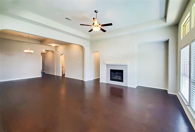 Building Photo - 532 Stone River Dr