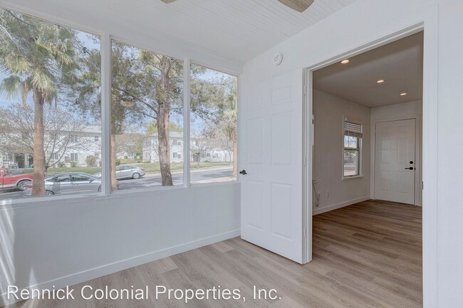 Building Photo - 619 Avenue A