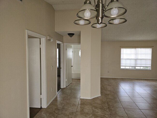 Foto del edificio - 311 Oak Ln Dr