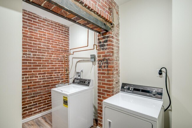 Foto del edificio - 317 N 52nd St