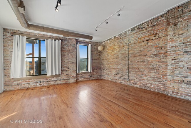 Building Photo - 1215 W Grand Ave