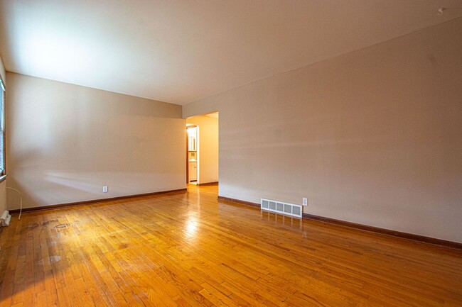 Foto del edificio - 2 Bedroom / 1 Bath Duplex off 36th and New...