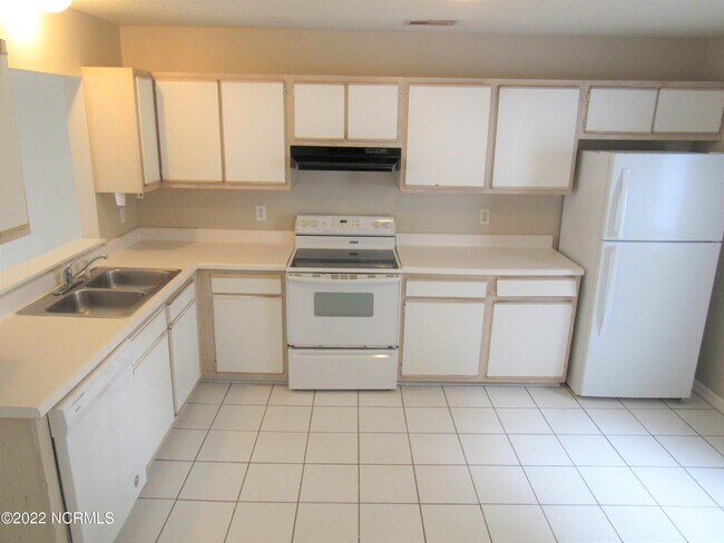 Building Photo - 206 Meadowbrook Ln