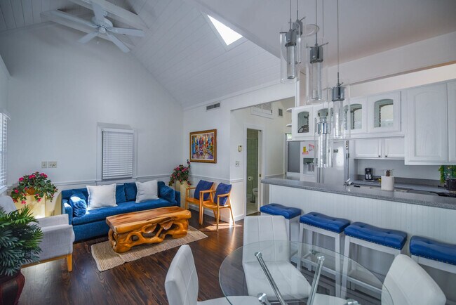 Foto del edificio - 817 Terry Ln