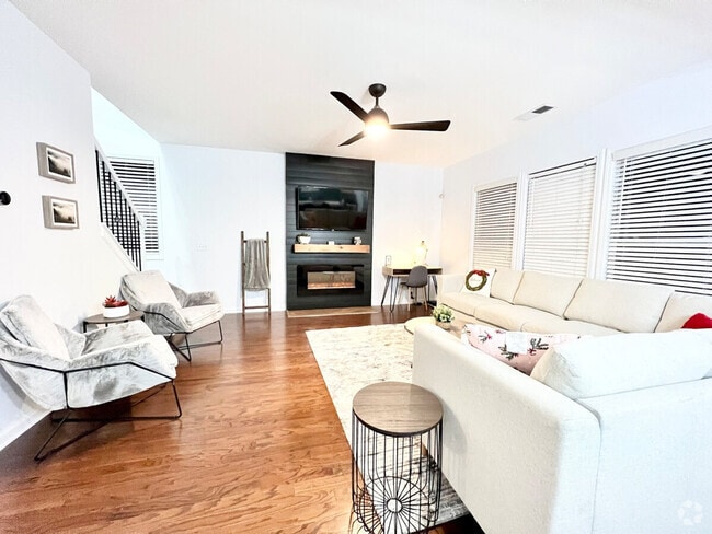 Building Photo - 6046 Barker Landing NE