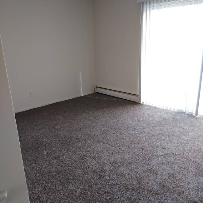 Redstone Townhomes Apartments 31013632 Stonegate Dr Flint, MI