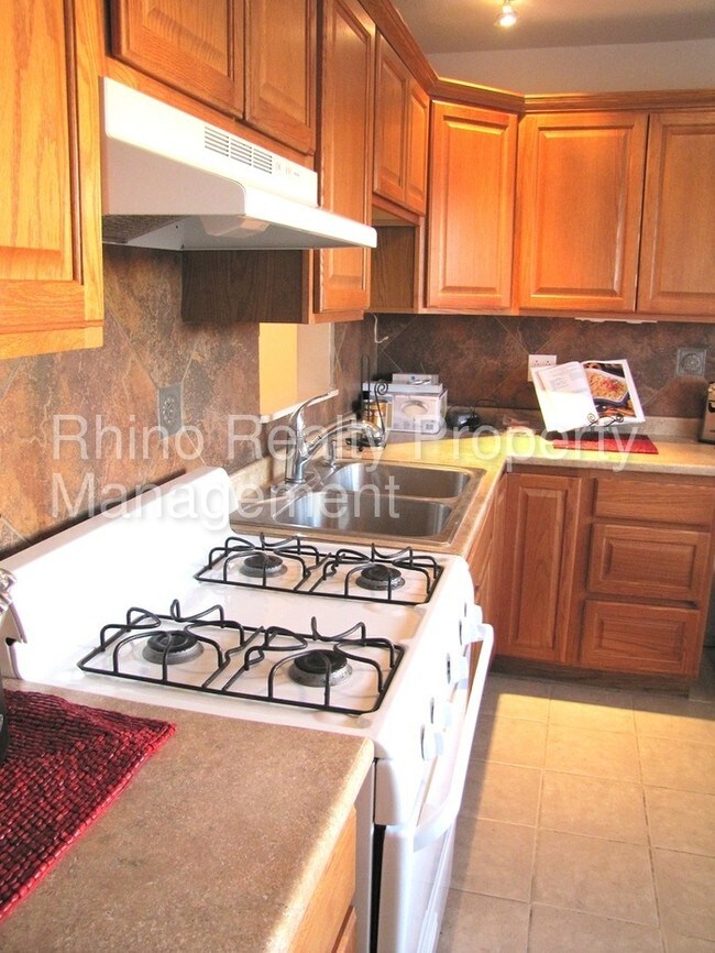 Foto del edificio - 1518 Altez St NE