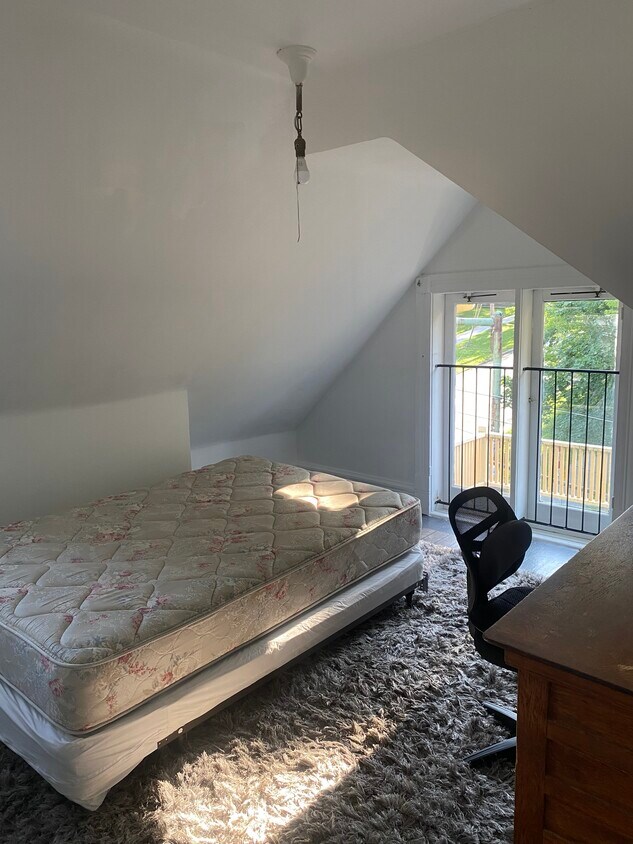 Foto principal - 214 Stewart Ave