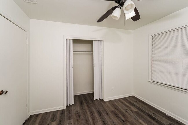 Foto del edificio - 730 82nd Pl S