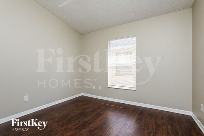 Foto del edificio - 7442 Groveoak Dr