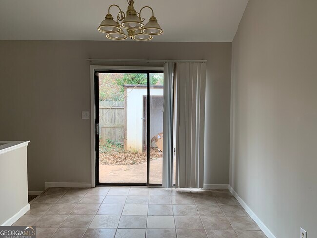 Foto del edificio - 2046 Oak Park Ln